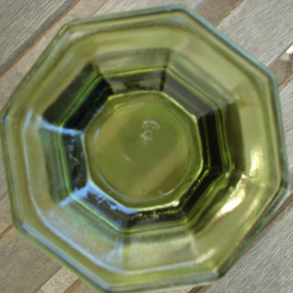 VINTAGE ANCHOR HOCKING OLIVE GREEN GLASS VASE - Picture 4 of 4
